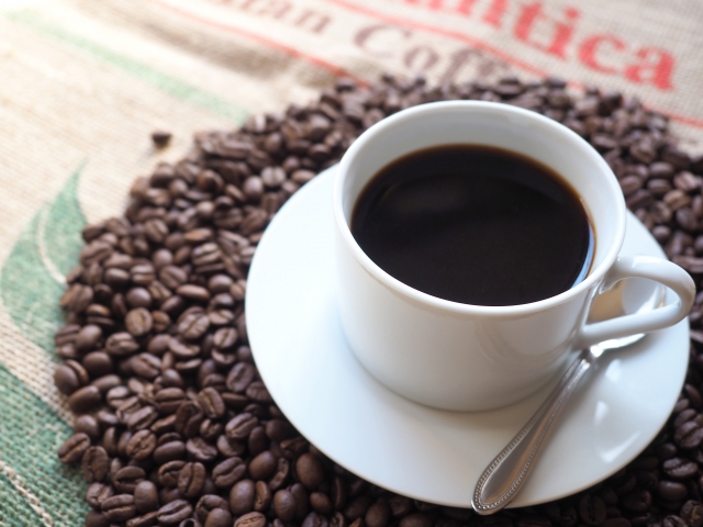 コーヒーで痩せる？カフェインがダイエットに及ぼす影響