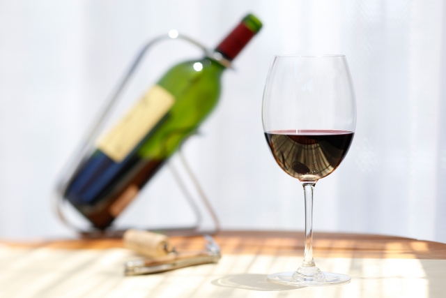 女性が白ワインを好むのはなぜ？味の好みに対する遺伝子の影響